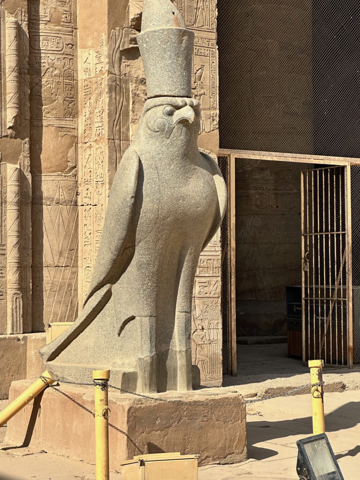 granite falcon fiqure in temple of horus 4