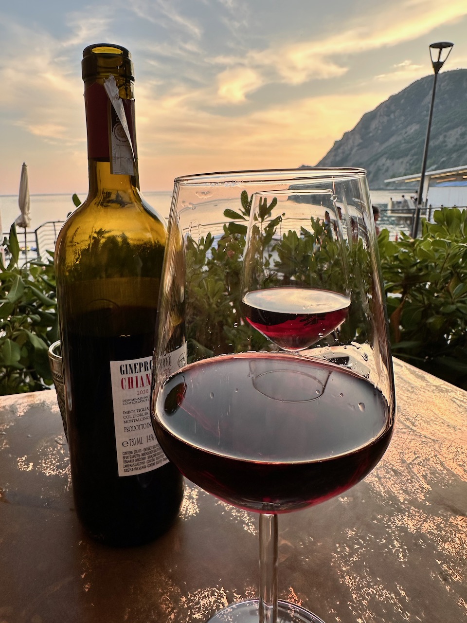 dining at monterosso al mare