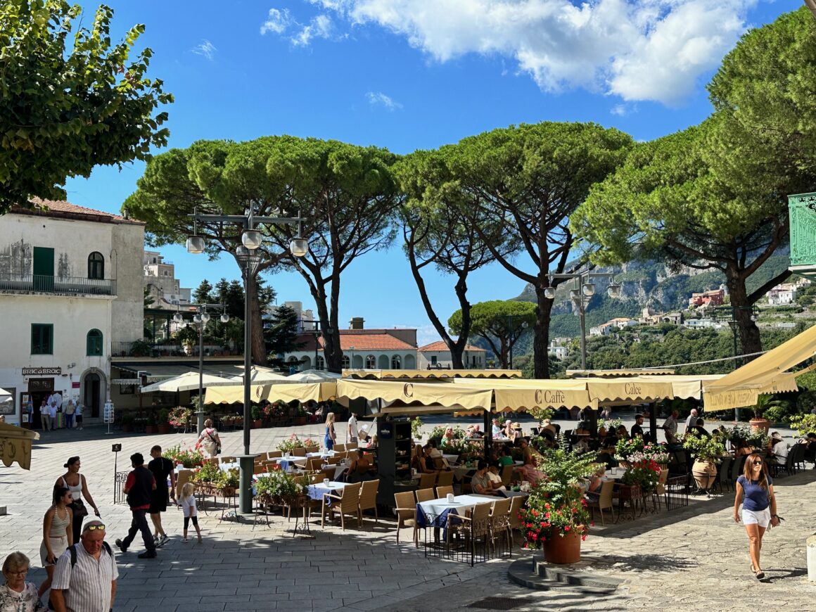 main square in ravelllo italy
