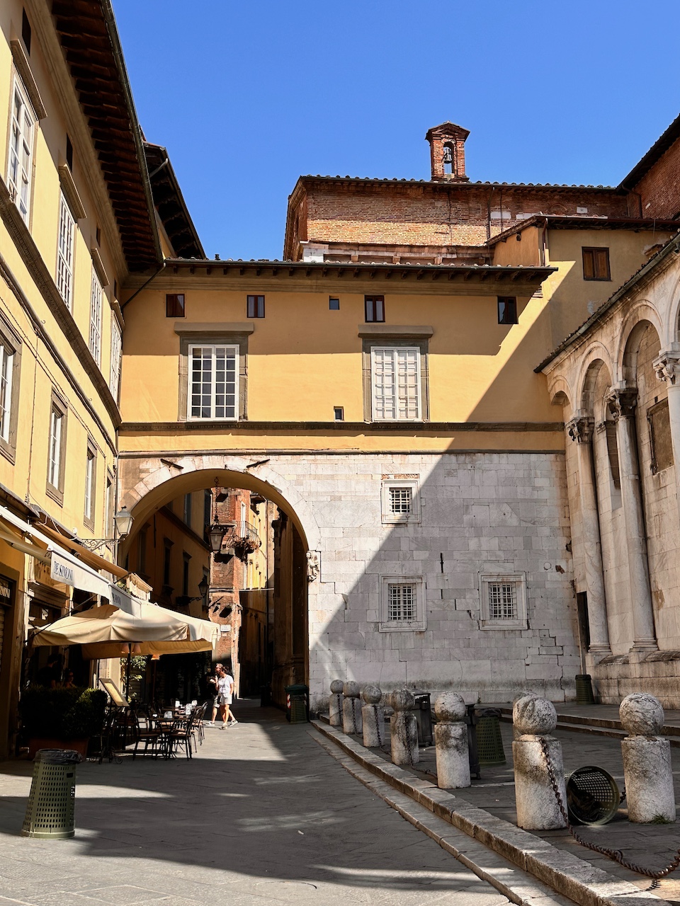 passage way near piazza san michele lucca
