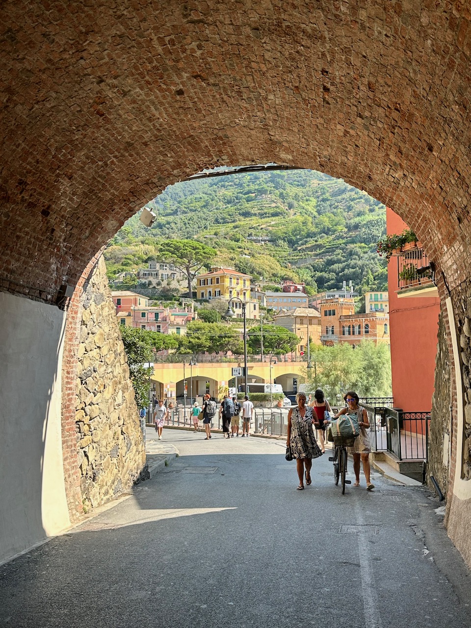 walking in monterosso al mare
