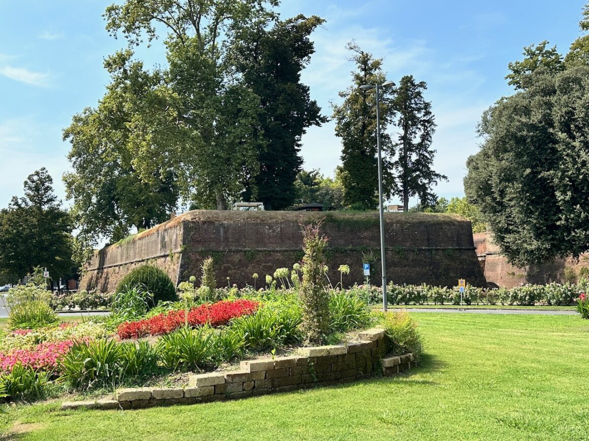 walls of lucca italy