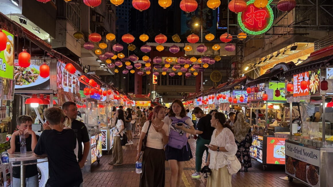 temple street night market food in kowloon hong kong 1
